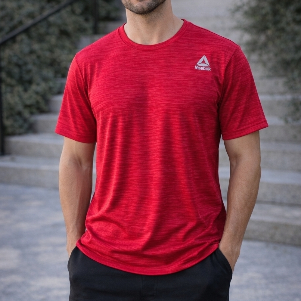 Men's Reebok T-Shirt Size S Red